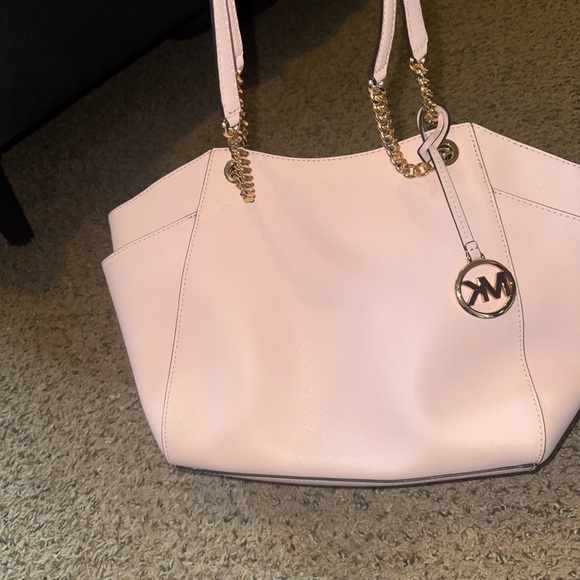 Michael Kors Pink Shoulder Bag with Gold Chain Straps - Picture 2 of 6